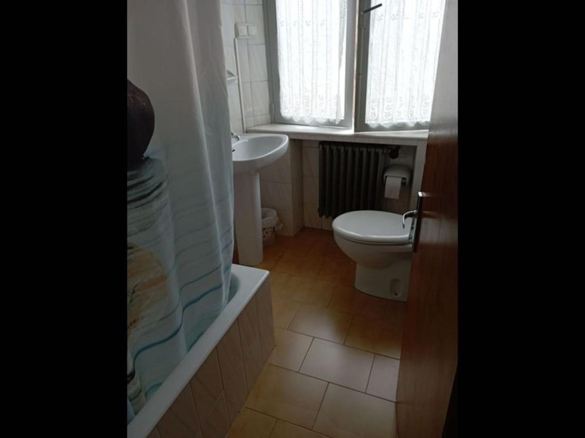 Room In Lodge - Double And Single Room - Pension Oria 2 Luarca Exteriér fotografie