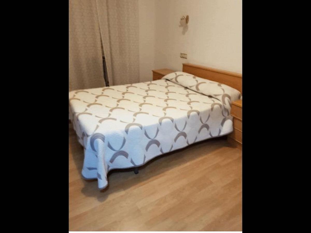 Room In Lodge - Double And Single Room - Pension Oria 2 Luarca Exteriér fotografie